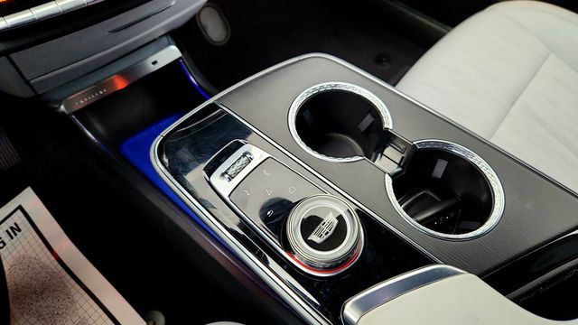 2024 Cadillac LYRIQ 4dr Luxury 3 w/1SE & AWD Electric Propulsion - 23009608 - 15