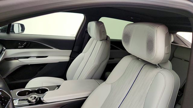 2024 Cadillac LYRIQ 4dr Luxury 3 w/1SE & AWD Electric Propulsion - 23009608 - 20