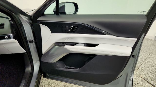 2024 Cadillac LYRIQ 4dr Luxury 3 w/1SE & AWD Electric Propulsion - 23009608 - 26