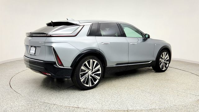 2024 Cadillac LYRIQ 4dr Luxury 3 w/1SE & AWD Electric Propulsion - 23009608 - 4