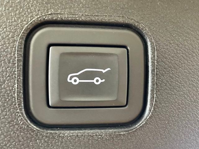 2024 Cadillac LYRIQ 4dr Luxury w/1SC - 23081118 - 12