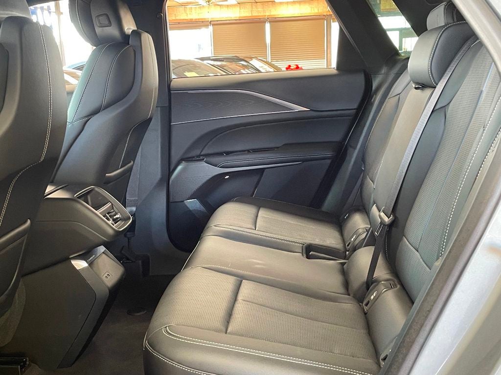 2024 Cadillac LYRIQ 4dr Luxury w/1SC - 23081118 - 16