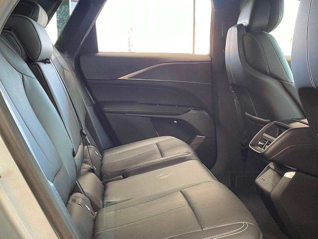 2024 Cadillac LYRIQ 4dr Luxury w/1SC - 23081118 - 19