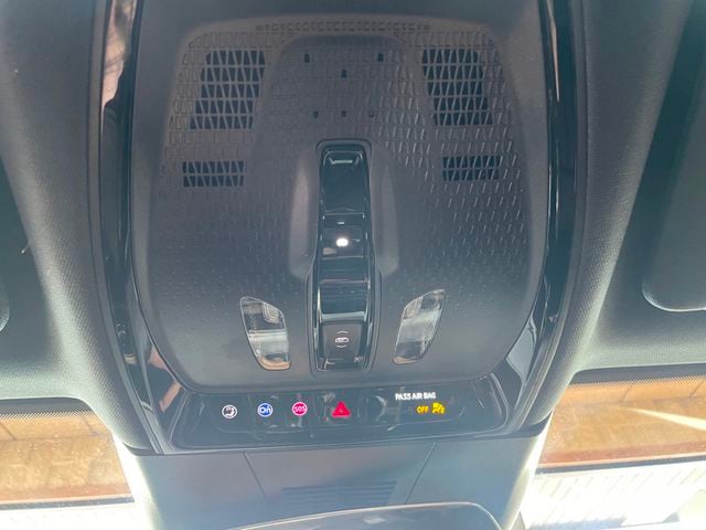 2024 Cadillac LYRIQ 4dr Luxury w/1SC - 23081118 - 37