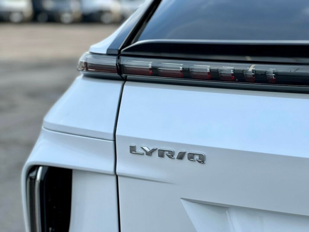 2024 Cadillac LYRIQ 4dr Luxury w/1SC - 23032413 - 10