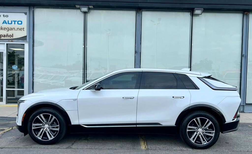 2024 Cadillac LYRIQ 4dr Luxury w/1SC - 23032413 - 1
