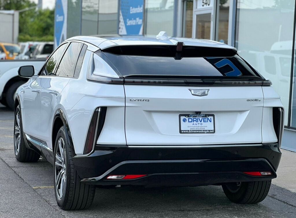 2024 Cadillac LYRIQ 4dr Luxury w/1SC - 23032413 - 2