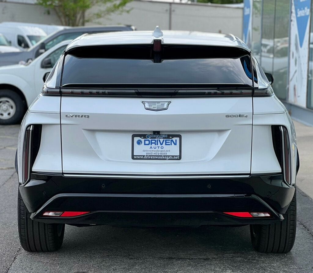 2024 Cadillac LYRIQ 4dr Luxury w/1SC - 23032413 - 3