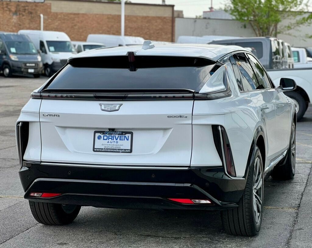2024 Cadillac LYRIQ 4dr Luxury w/1SC - 23032413 - 4