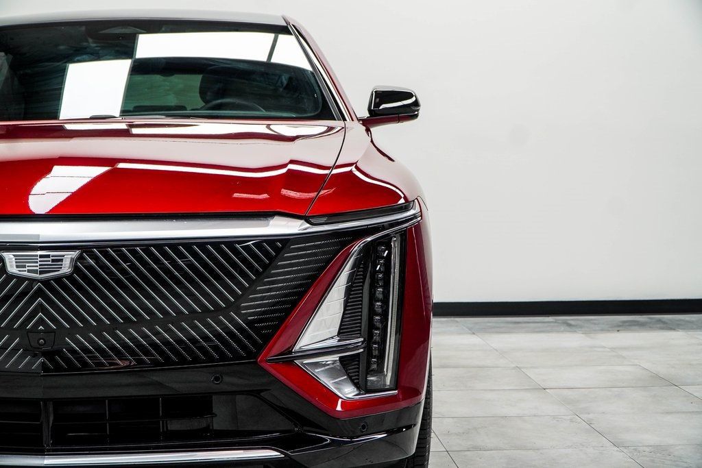 2024 Cadillac Lyriq Luxury photo 4