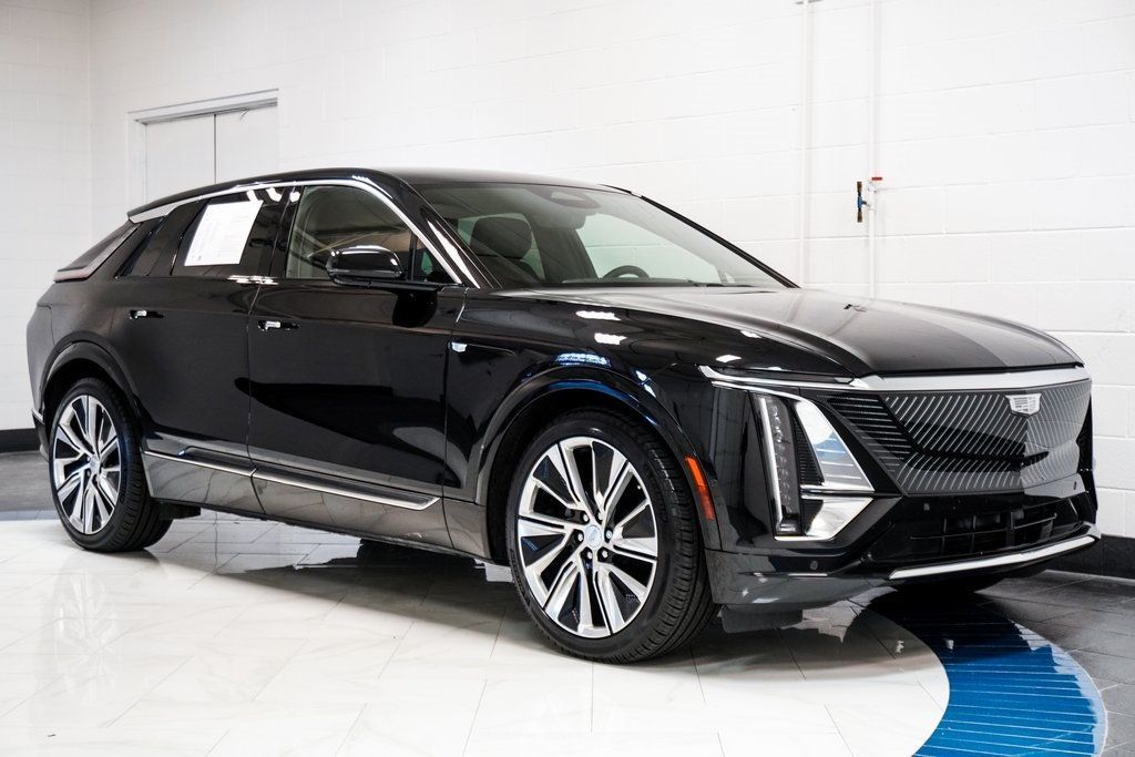 2024 Cadillac Lyriq Luxury photo 4