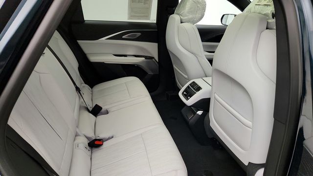 2024 Cadillac LYRIQ 4dr Luxury w/1SE - 22950736 - 19