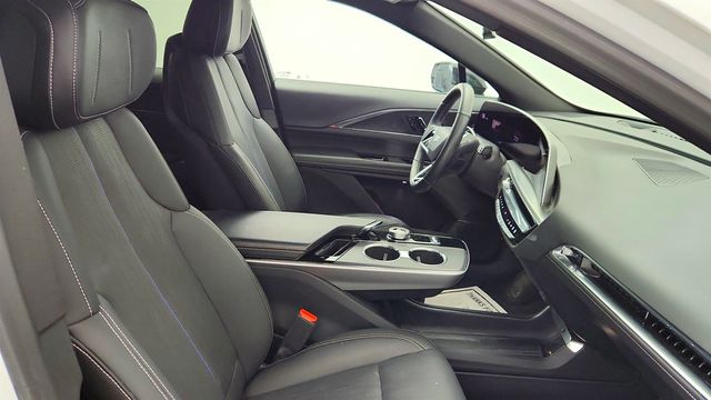 2024 Cadillac LYRIQ 4dr Sport 1 w/1SF & AWD + Trailer Prep - 23038383 - 22