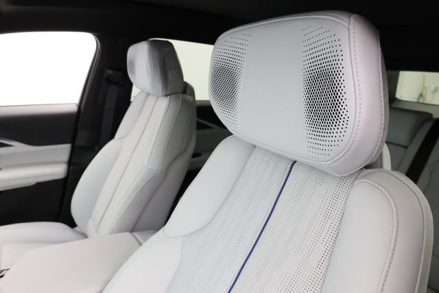 2024 Cadillac LYRIQ 4dr Sport 3 with AWD Electric Propulsion - 22937921 - 17