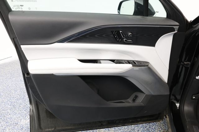 2024 Cadillac LYRIQ 4dr Sport 3 with AWD Electric Propulsion - 22937921 - 7