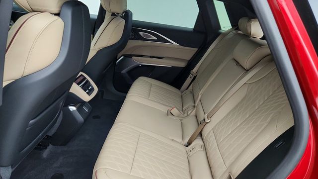 2024 Cadillac LYRIQ 4dr Sport 3 with Nappa Leather Package - 22950749 - 19