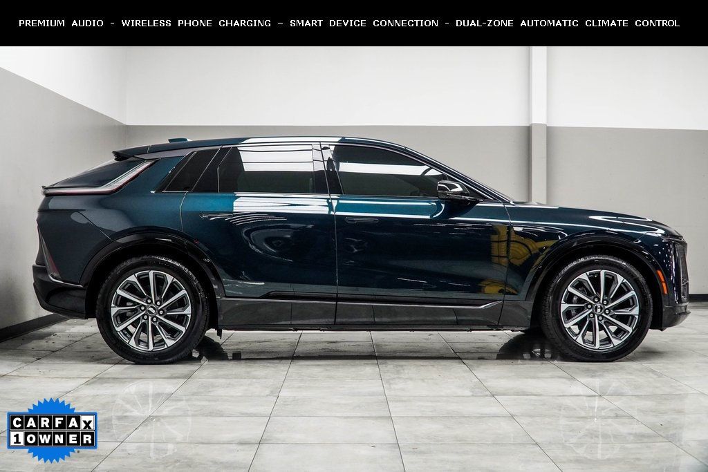 2024 Cadillac Lyriq Sport photo 4