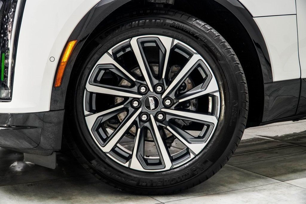 2024 Cadillac Lyriq Sport photo 3
