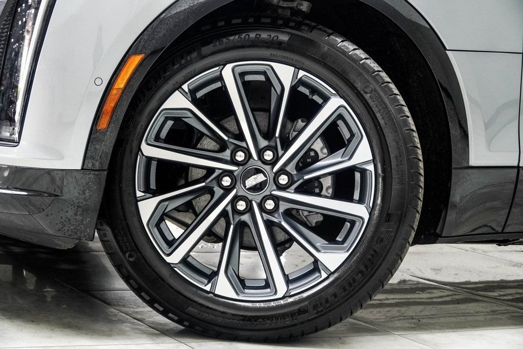 2024 Cadillac Lyriq Sport photo 3