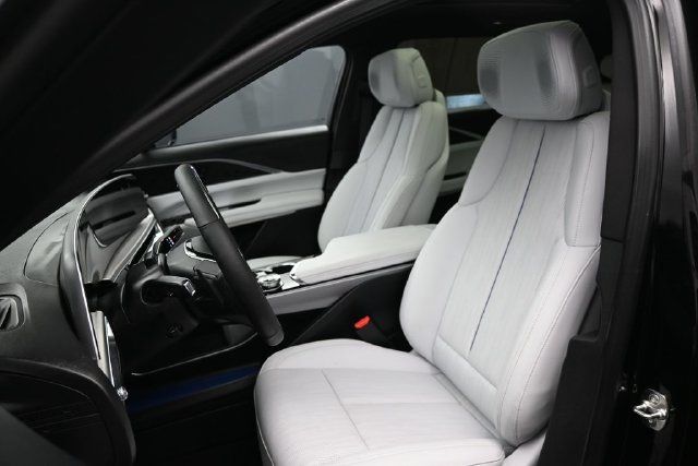 2024 Cadillac LYRIQ Sport 2