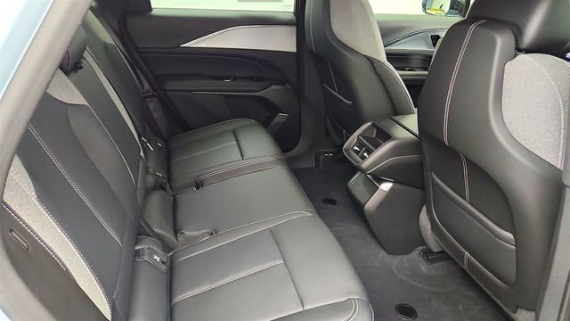 2024 Cadillac LYRIQ 4dr Tech (1SA) - 23030387 - 21