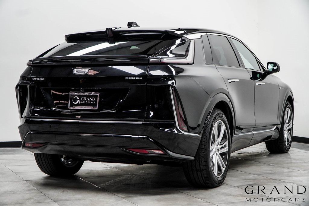 2024 Cadillac Lyriq Tech photo 12