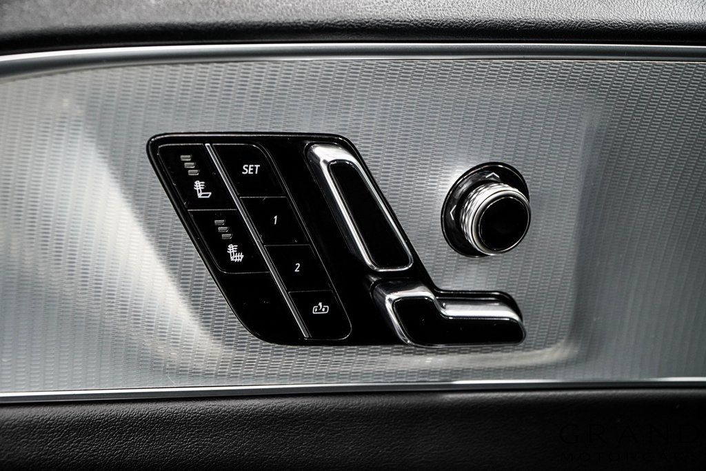 2024 Cadillac Lyriq Tech photo 41