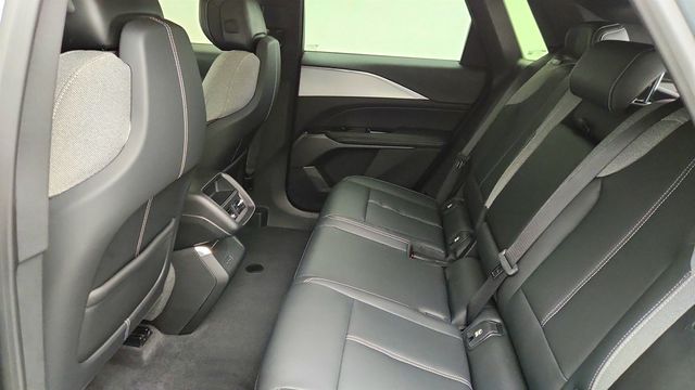 2024 Cadillac LYRIQ 4dr Tech w/1SA, 33'' Display, Wireless CarPlay & AKG Audio - 22999388 - 18