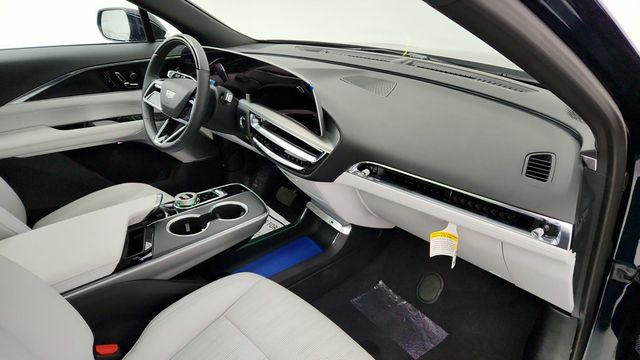 2024 Cadillac LYRIQ AWD 4dr Luxury 3 (1SE) with 500 Horsepower - 22950736 - 21