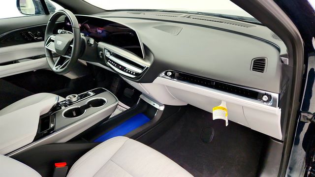 2024 Cadillac LYRIQ AWD 4dr Luxury 3 (1SE) with 500 Horsepower - 22978775 - 23