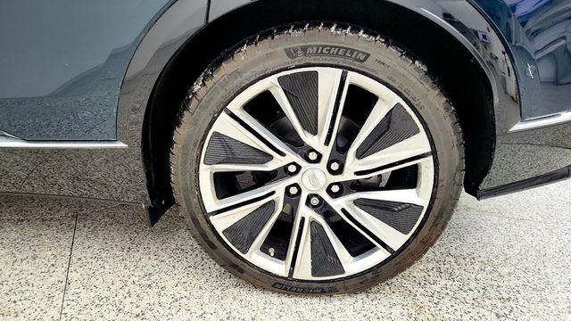 2024 Cadillac LYRIQ AWD 4dr Luxury 3 (1SE) with 500 Horsepower - 22978775 - 8