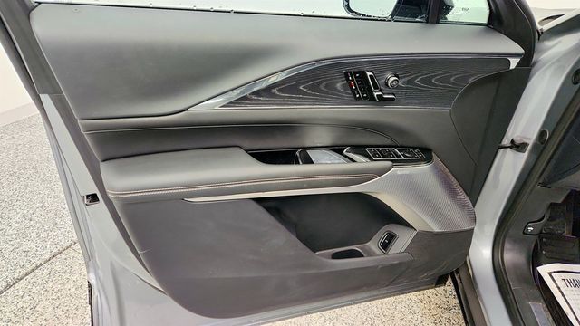 2024 Cadillac LYRIQ AWD 4dr Luxury 3 (307-mile range, 500 horsepower) - 22974302 - 10