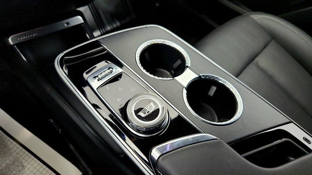 2024 Cadillac LYRIQ AWD 4dr Luxury 3 (307-mile range, 500 horsepower) - 22974302 - 14