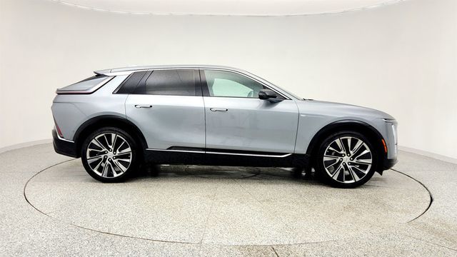 2024 Cadillac LYRIQ AWD 4dr Luxury 3 (307-mile range, 500 horsepower) - 22974302 - 3