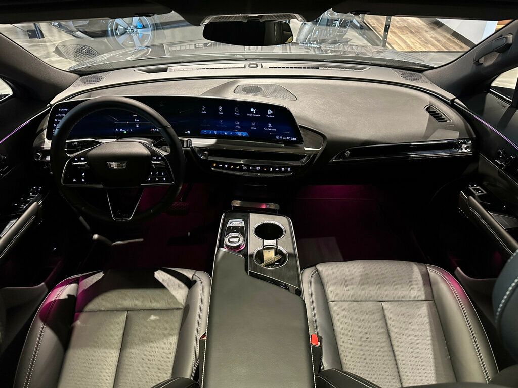 2024 Cadillac LYRIQ Luxury/AdapCruise/PanoRoof/NAV/HtdSeats/AppleCarplay/AndroidAuto - 22363866 - 12