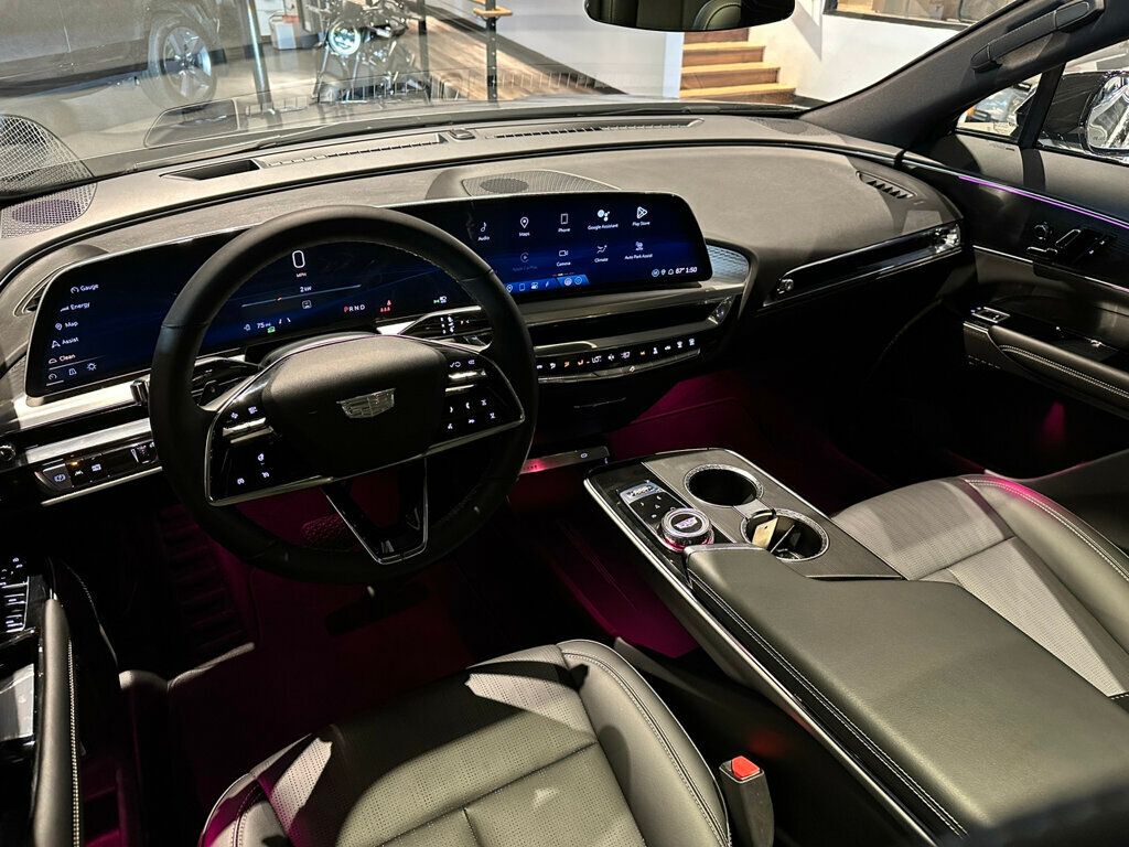 2024 Cadillac LYRIQ Luxury/AdapCruise/PanoRoof/NAV/HtdSeats/AppleCarplay/AndroidAuto - 22363866 - 14