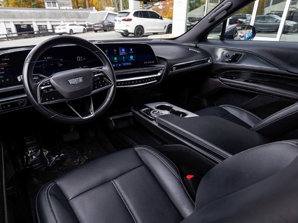Cadillac Lyriq photo 17