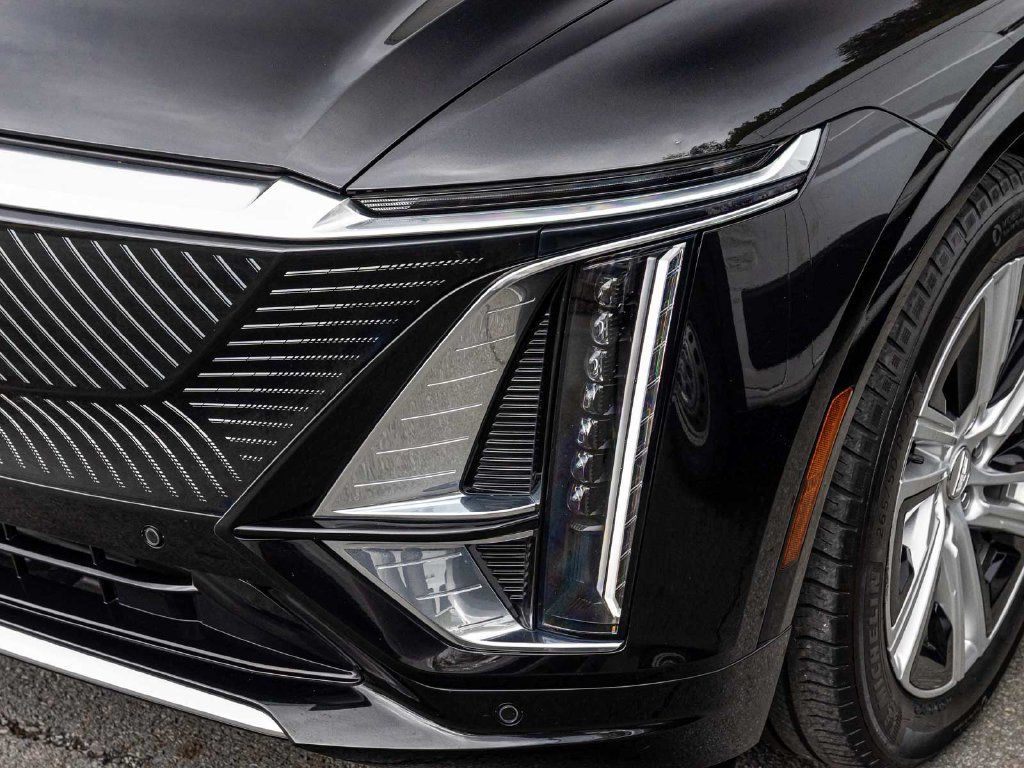 Cadillac Lyriq photo 36