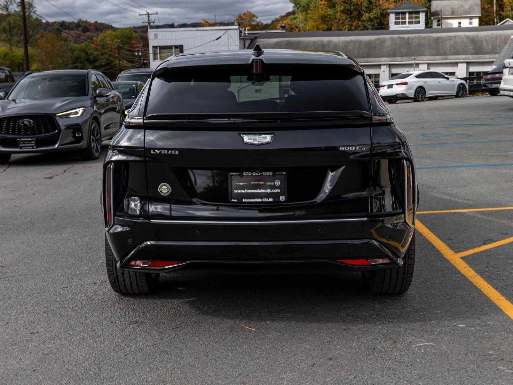 Cadillac Lyriq photo 5