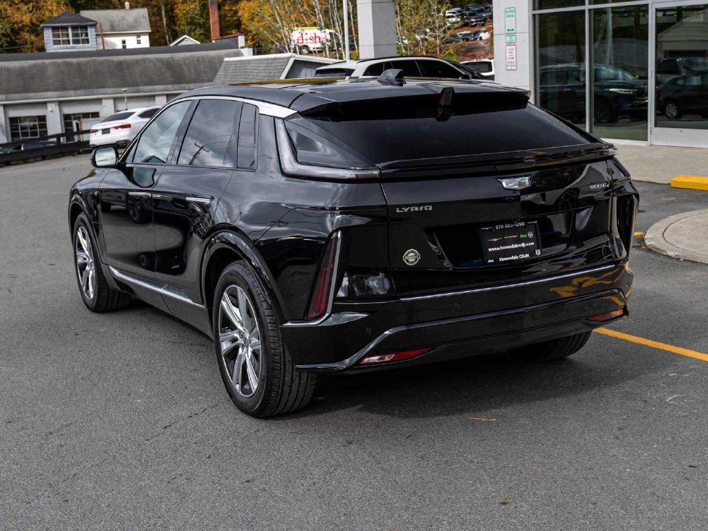 Cadillac Lyriq photo 6