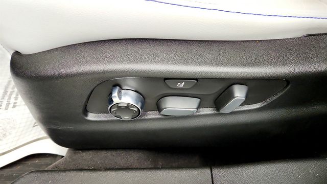 2024 Cadillac XT4 4dr Sport w/ Comfort & Convenience Pkg and Technology Pkg - 23030433 - 11