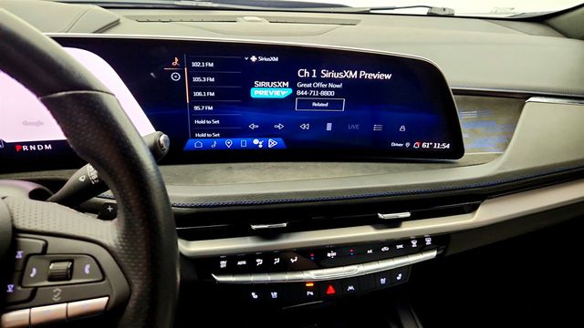 2024 Cadillac XT4 4dr Sport w/ Comfort & Convenience Pkg and Technology Pkg - 23030433 - 17
