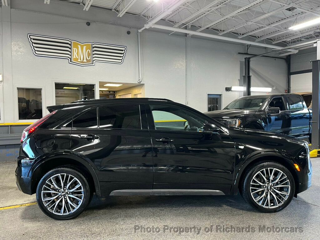 2024 Cadillac XT4 Sport photo 3