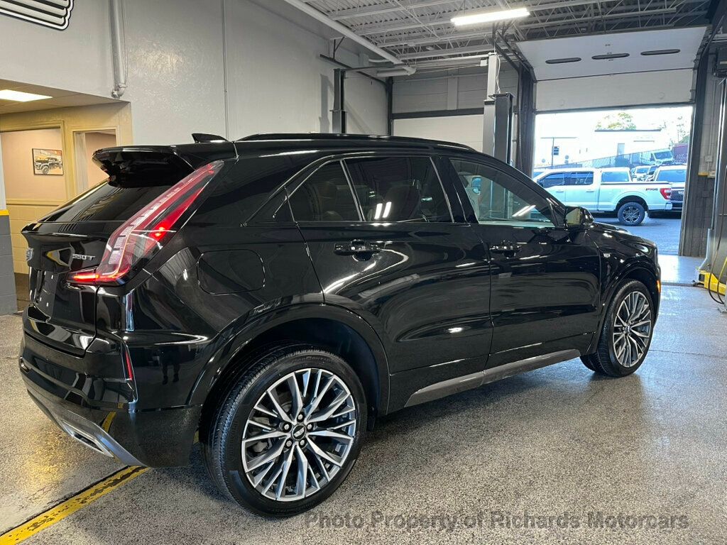 2024 Cadillac XT4 Sport photo 4