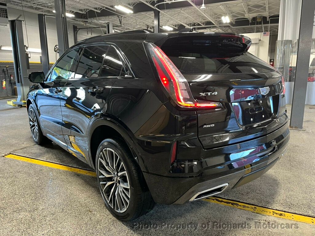 2024 Cadillac XT4 Sport photo 9