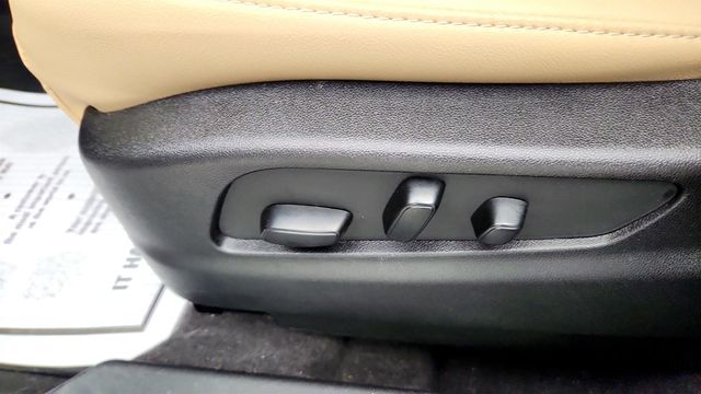 2024 Cadillac XT4 FWD 4dr Luxury w/ Cold Weather Pkg & AKG 14-Speaker Audio - 23035685 - 10