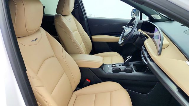 2024 Cadillac XT4 FWD 4dr Luxury w/ Cold Weather Pkg & AKG 14-Speaker Audio - 23035685 - 23