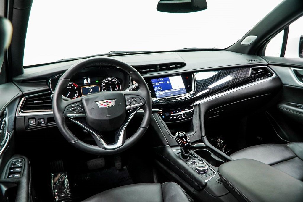 2024 Cadillac XT6 Premium Luxury photo 3