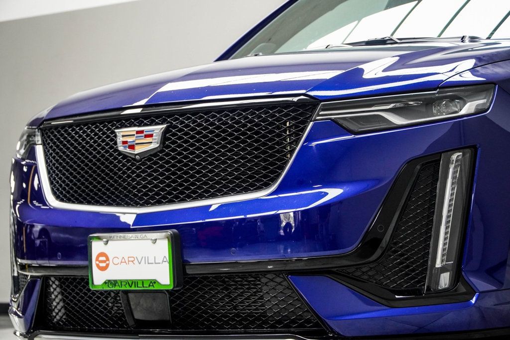 2024 Cadillac XT6 Sport photo 2