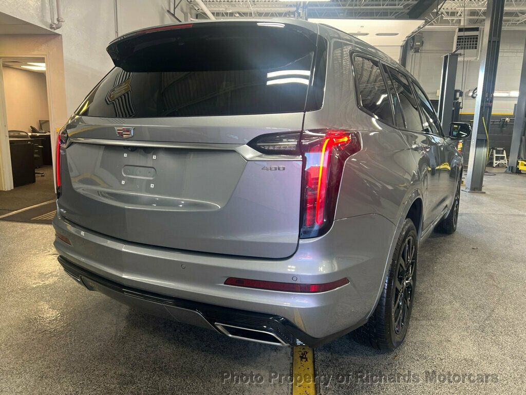 2024 Cadillac XT6 Sport photo 3